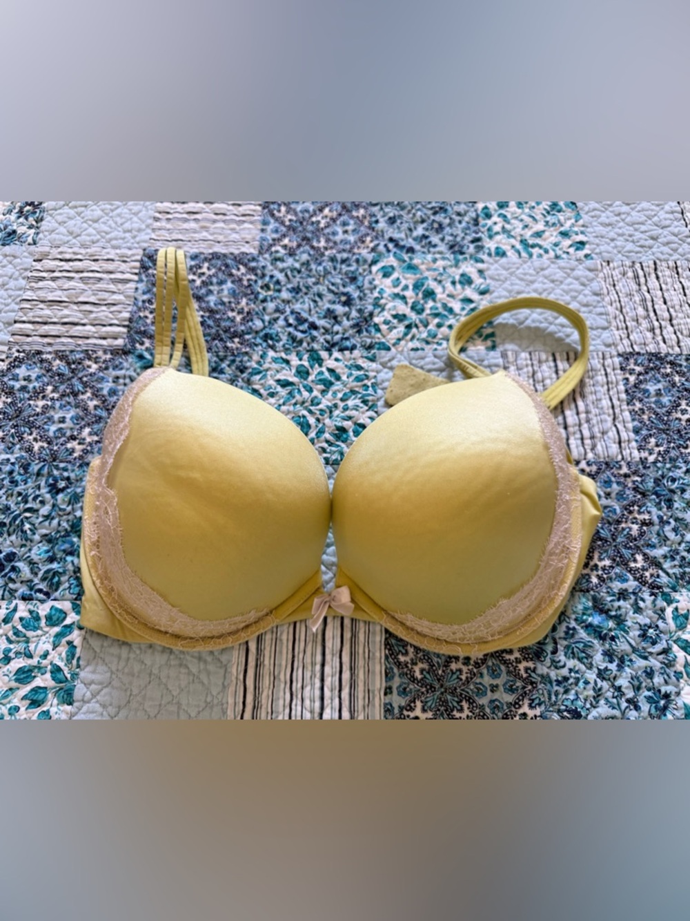 Victoria's Secret Yellow Padded Lace-Trim Bra